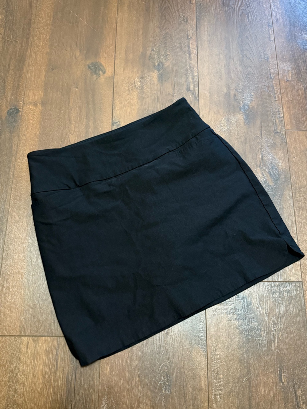 S.C. & Co. black mini skort